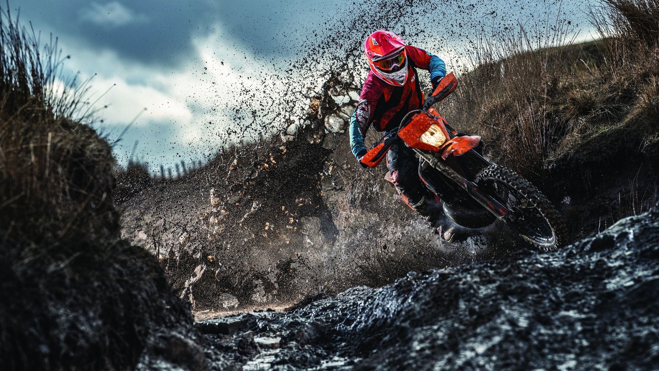 中超上海德比再起风云，海港主场逆转申花，上海德比上港0-0申花